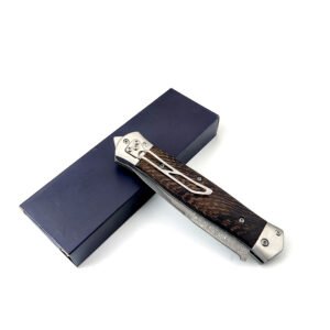 Hand forged patterned Damascus steel knife - Image 2