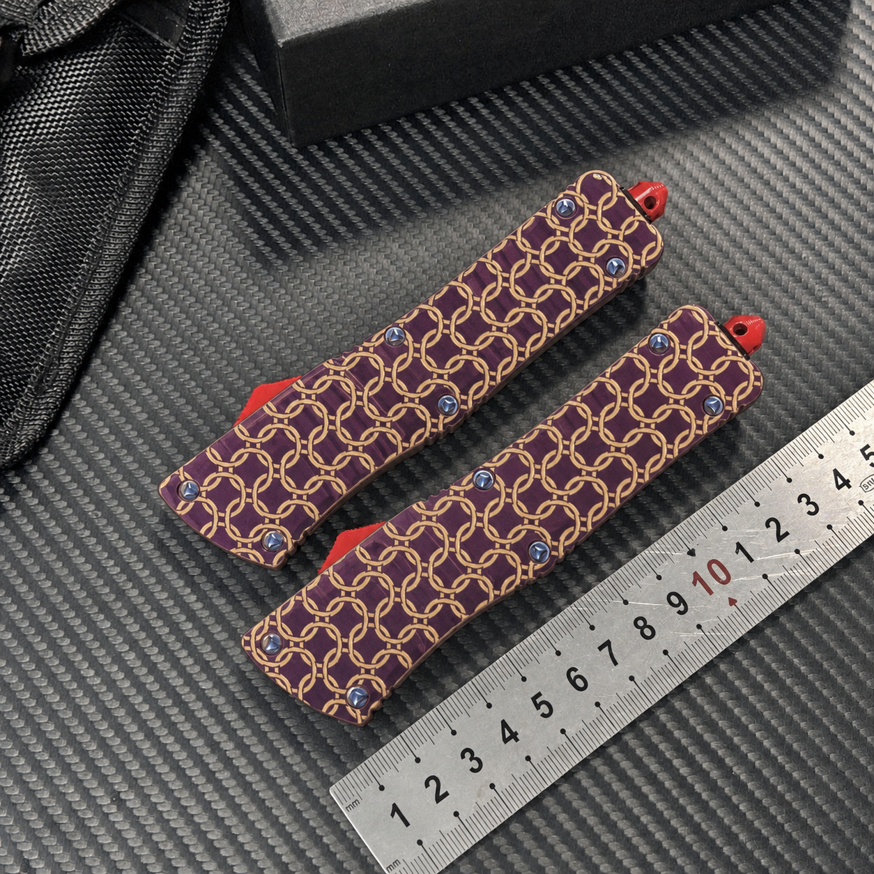 Plum Gold Chainmail Heavyweight OTF Automatic Knife Plum Gold Chainmail heavyweight zinc alloy OTF automatic knife pair