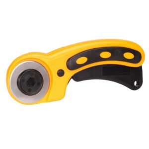 Rotary Fabric Cutter with Curved Grip with plastic handle circular blade and head assembly